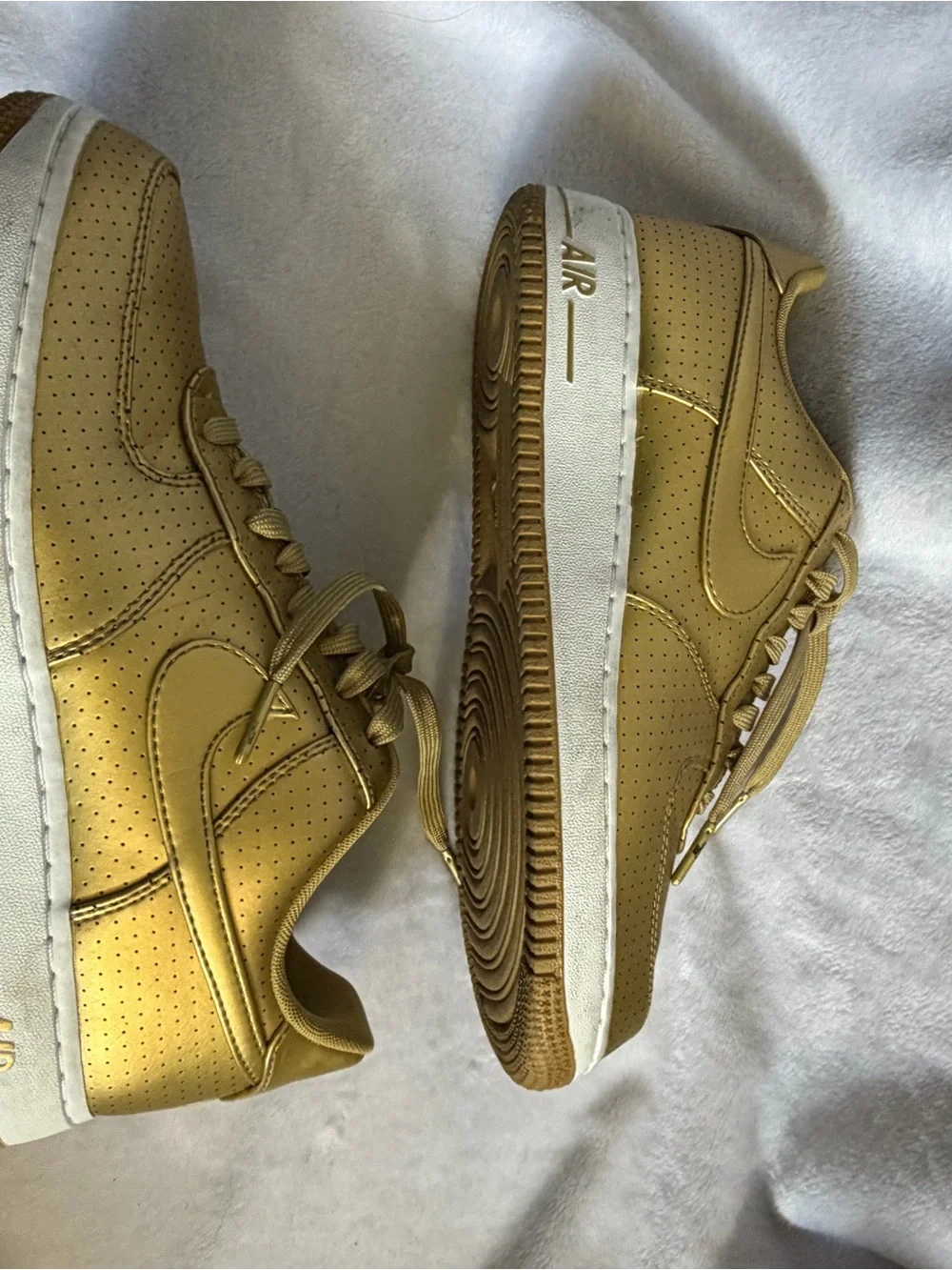 Nike Air Force 1 Low Top Gold Gold GS Size 8.5  M 10 W Sneaker 718152-700